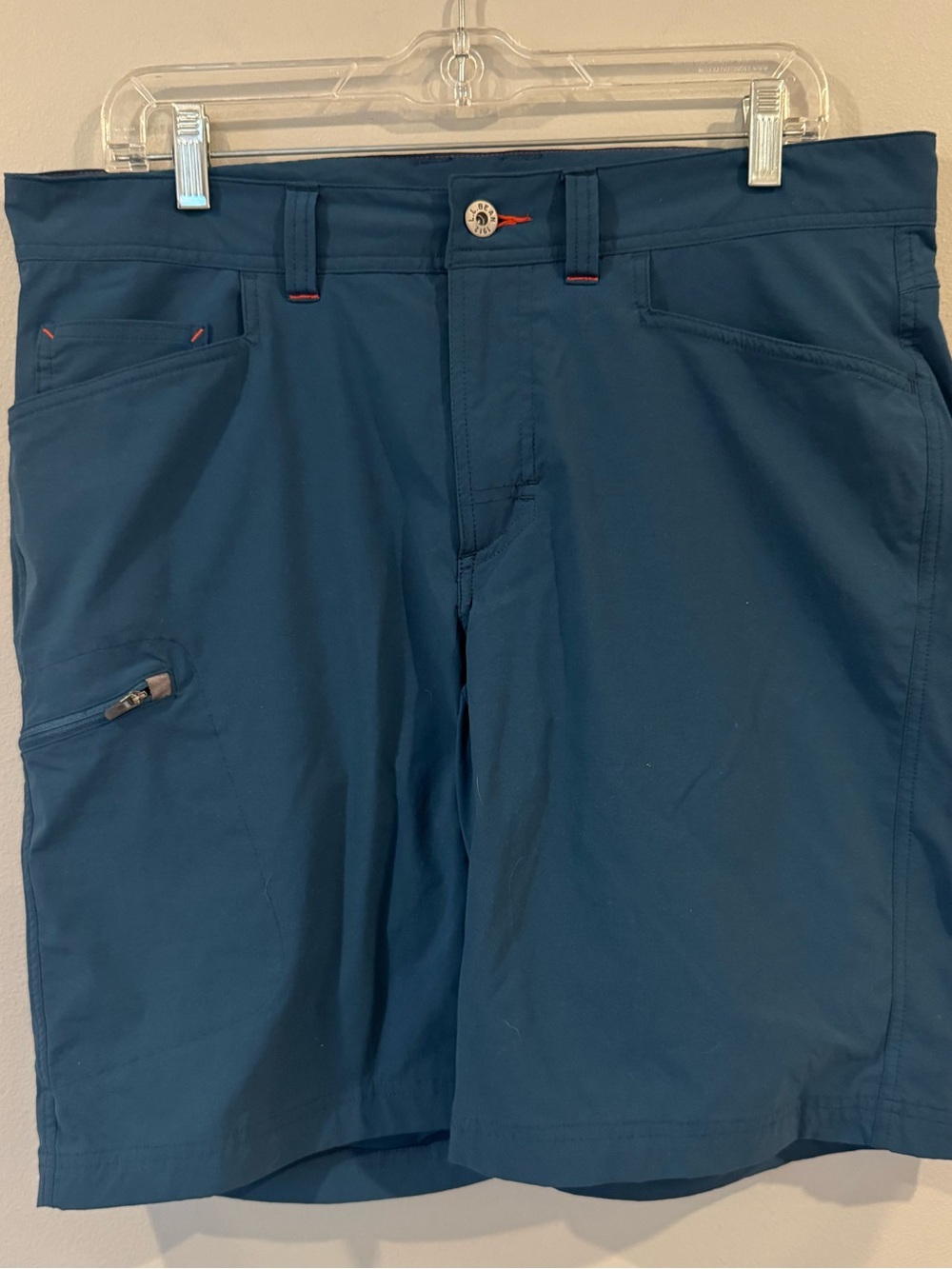 LL Bean Shorts Mens 34W Blue Hiking Camping Stretch Performance 10" Zip Pockets